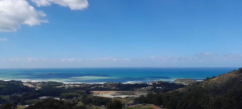 ON TOP Of THE WORLD Garden Studio - Accommodation Main Beach 1