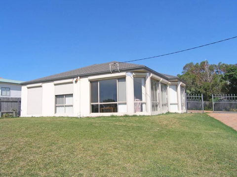 ORSO1O - Water View House - Accommodation Main Beach 0