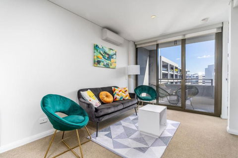 Parliamentary Triangle 1BR Apartment - Accommodation Main Beach 0
