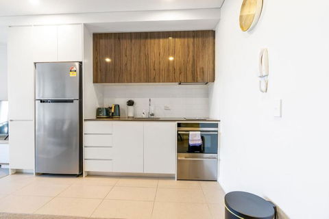 Parliamentary Triangle 1BR Apartment - Accommodation Main Beach 2