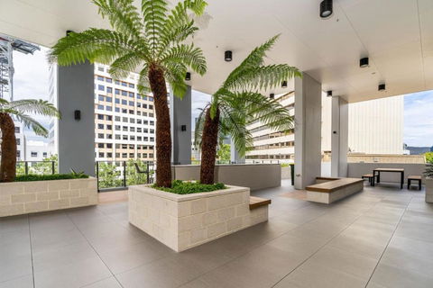 Park Avenue Apt In The Heart Of The City - Accommodation Main Beach 2