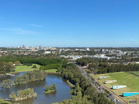 Parkside & City View In Sydney Olympic Park - Accommodation Main Beach 1