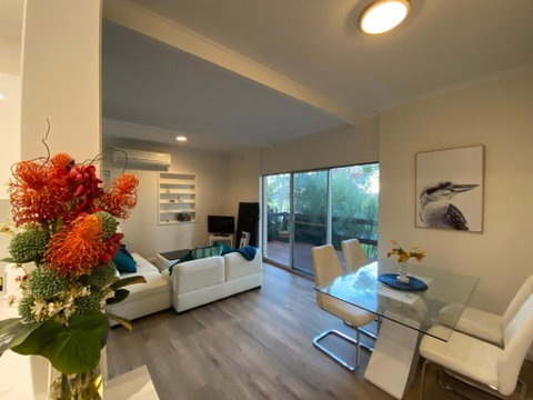 Panorama B&B - Accommodation Main Beach 0