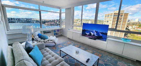 Panoramic Harbour Views And Pool - Accommodation Main Beach 0