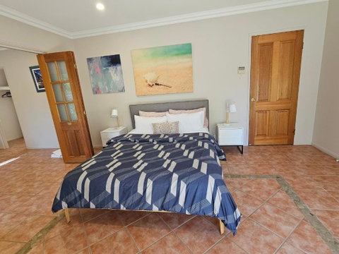 Paradise - Accommodation Main Beach 3