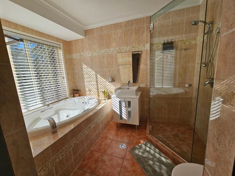 Paradise - Accommodation Main Beach 0