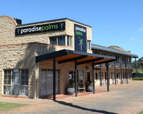 Paradise Palms - Accommodation Main Beach 0