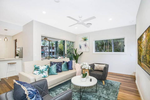 Park Avenue Townhouse Retreat Brisbane Sleeps 10 - Accommodation Main Beach 3