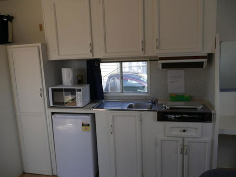 Parkes Country Cabins - Accommodation Main Beach 2