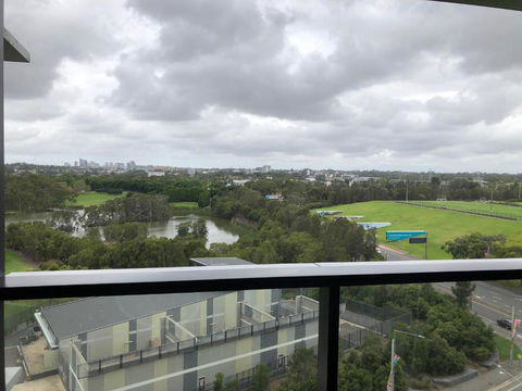 Parkview Modern Apartment W Parking @ Olympic Park - Accommodation Main Beach 3