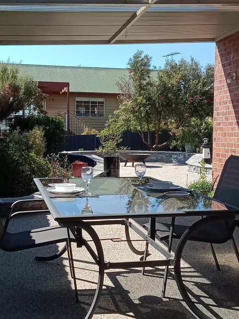 Parkway Place B&B - Accommodation Main Beach 0