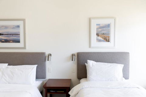 Pastoral Hotel Motel - Accommodation Main Beach 2