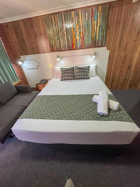Pastoral Hotel Motel Echuca CBD - Accommodation Main Beach 0