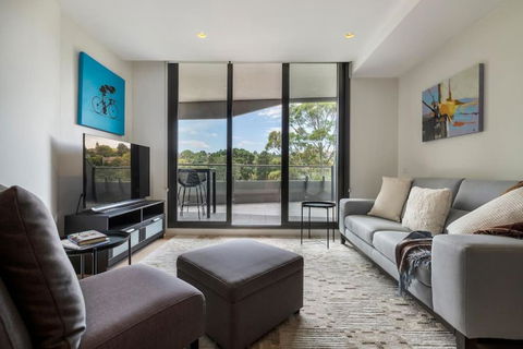 Peaceful 2 Bedroom Unit With Free Parking - Accommodation Main Beach 0