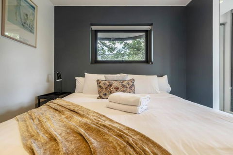 Peaceful 2 Bedroom Unit With Free Parking - Accommodation Main Beach 2