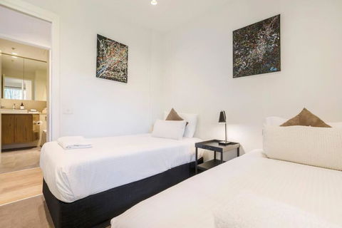 Peaceful 2 Bedroom Unit With Free Parking - Accommodation Main Beach 3