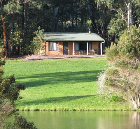 Pemberton Lake View Chalets - Accommodation Main Beach 0