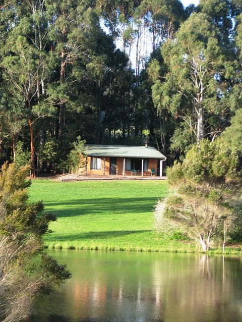 Pemberton Lake View Chalets - Accommodation Main Beach 2