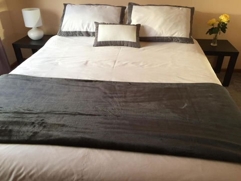 Penguin Seaside Homestay - Accommodation Main Beach 2