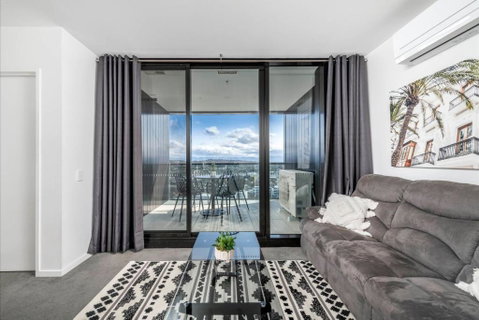 Penthouse Apartment In Belconnen - Accommodation Main Beach 3