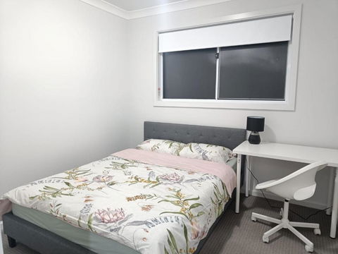 Peaceful Room In Modern And Spacious Baulkham Hills Home - BH2 - Accommodation Main Beach 0
