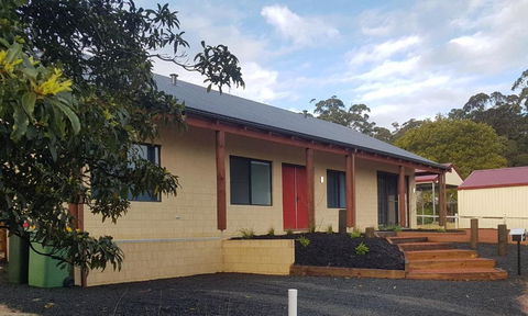 Pemberton Japanese Garden Studio - Accommodation Main Beach 0