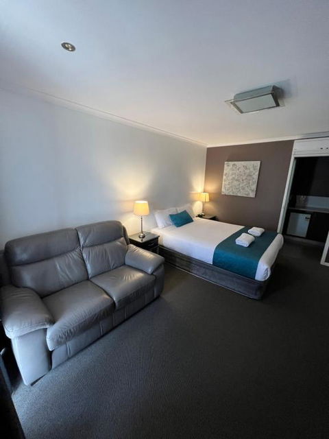 Pevensey Motor Lodge - Accommodation Main Beach 3