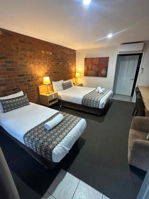 Pevensey Motor Lodge - Accommodation Main Beach 1