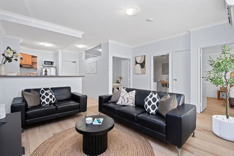 Play & Stay On Hay - Sleeps 2 Or 4 - Accommodation Main Beach 0