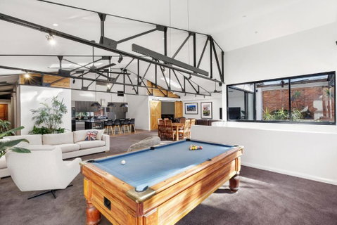 Platinum Precinct - The Penthouse - Accommodation Main Beach 1