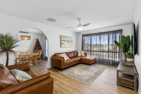Percys Beach House Moonta Bay - Accommodation Main Beach 0