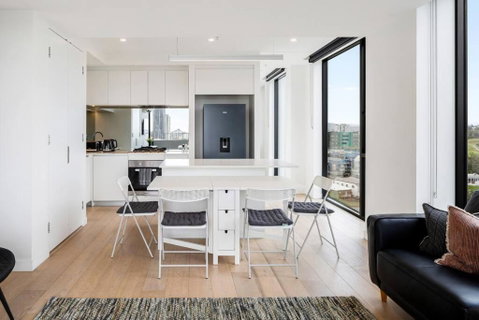 Perfect Haven In Spring Hill 2B1B And Parking - Accommodation Main Beach 1