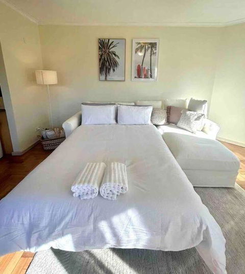 Perfect Manly Retreat, In The Heart Of Manly, Family & Couple Friendly Apartment With CAR SPOT - Accommodation Main Beach 3