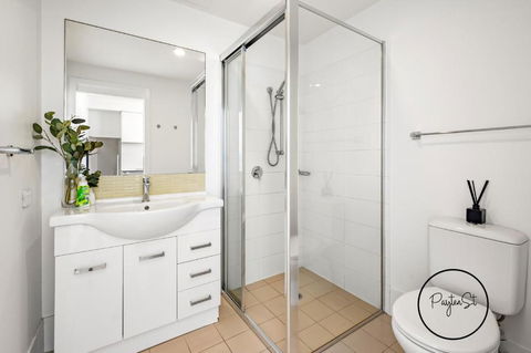 Perfect Penthouse - WiFi Included - Accommodation Main Beach 1
