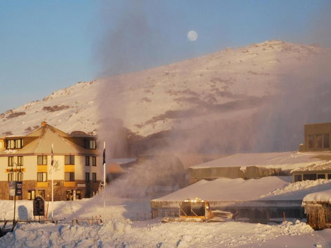 Perisher Manor Hotel - Accommodation Main Beach 3