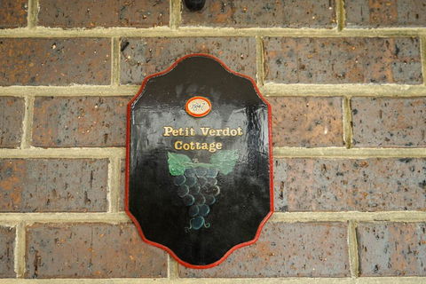Petit Verdot Cottage - A Vineyard Retreat In Barossa Valley - Accommodation Main Beach 2