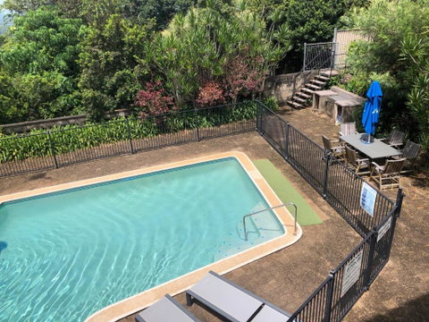 Phoenixonking - Accommodation Main Beach 1