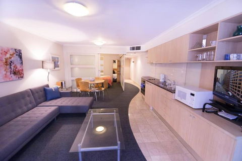 PI702 - Ideally Located Sydney CBD - Accommodation Main Beach 0