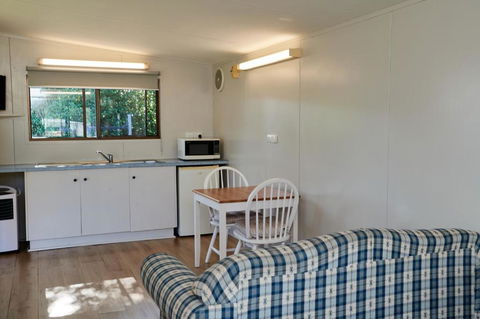 Pine Country Caravan Park - Accommodation Main Beach 1