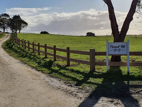 Pleasant Hill BnB - Accommodation Main Beach 1