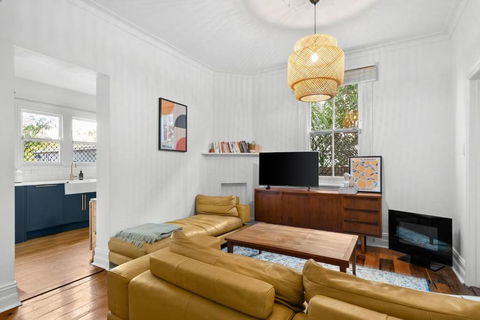 Pocket Of Petersham - A Stylish Inner-West Retreat - Accommodation Main Beach 0