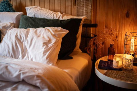 Poets Ode Featuring The Donkey Shed Theatre - Accommodation Main Beach 3