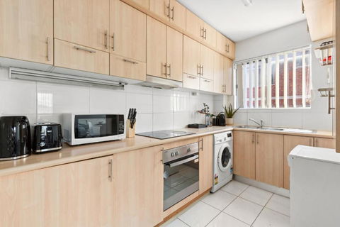 Polished 2-Bed Unit In The Heart Of Parramatta - Accommodation Main Beach 2