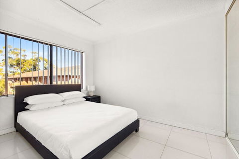 Polished 2-Bed Unit In The Heart Of Parramatta - Accommodation Main Beach 3