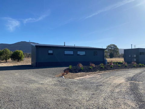 Pomonal Estate Villas - Accommodation Main Beach 2