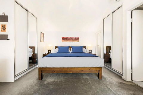 Poolside Apartment Opposite Redfern Park - Accommodation Main Beach 2