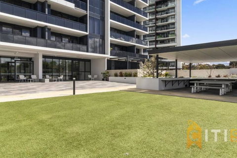 Posh In Phillip - 2bd 2bth Apt - Accommodation Main Beach 2