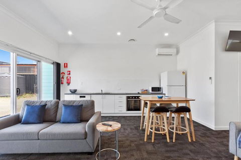 Port Lincoln Shark Apartment 4 - Accommodation Main Beach 1