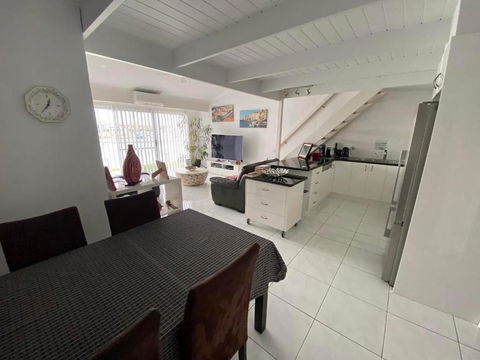 Port Lincoln Marina Waterfront Apartment - Accommodation Main Beach 2