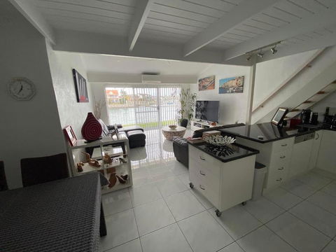 Port Lincoln Marina Waterfront Apartment - Accommodation Main Beach 3